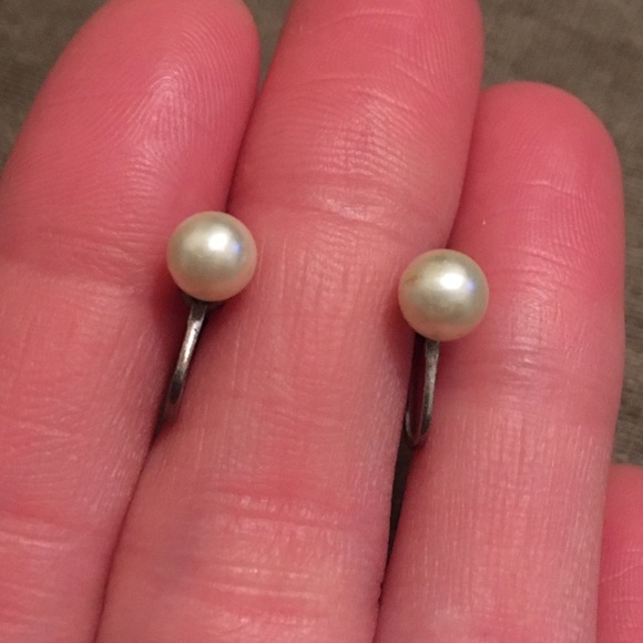 Vintage Retro Faux Pearl Screw On Earrings - Picture 2 of 7